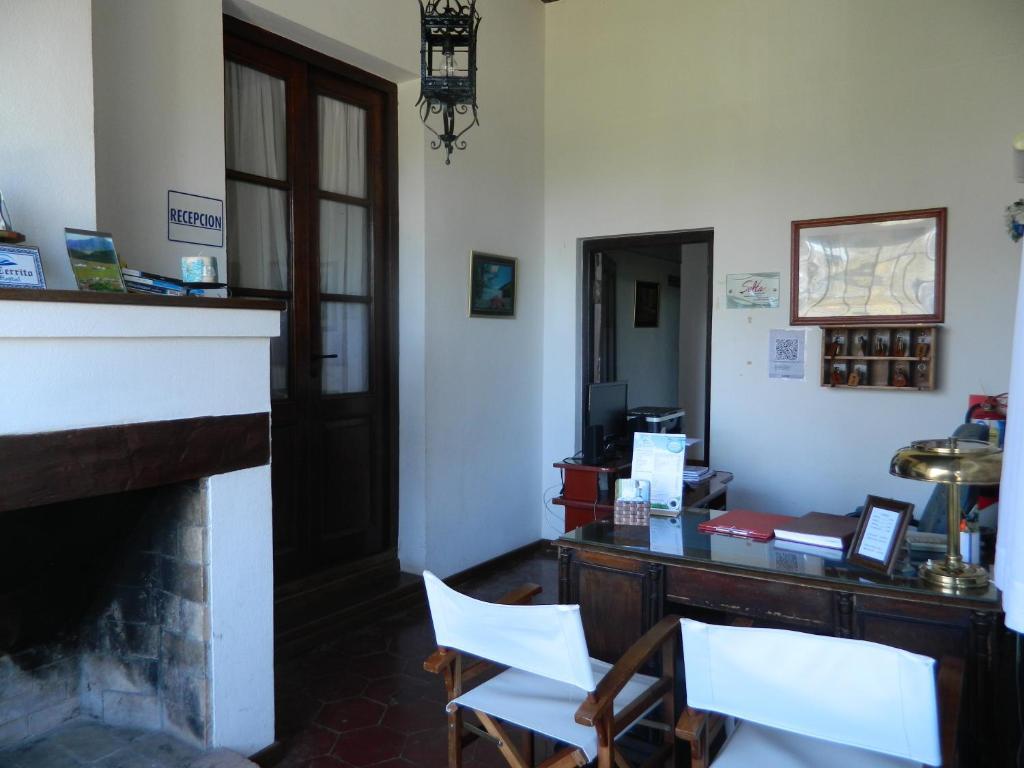 Hostal El Cerrito San Lorenzo Сан-Лоренцо Екстер'єр фото